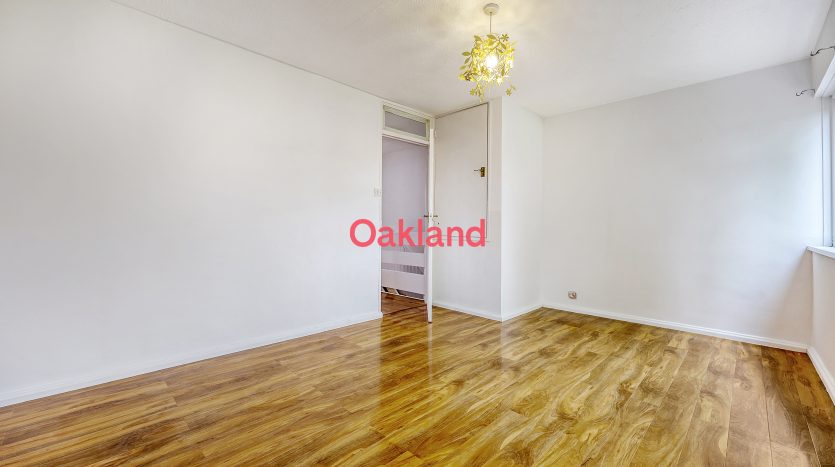 3 Bedroom Mid Terraced House To Rent in Stanway Close, Chigwell, IG7 