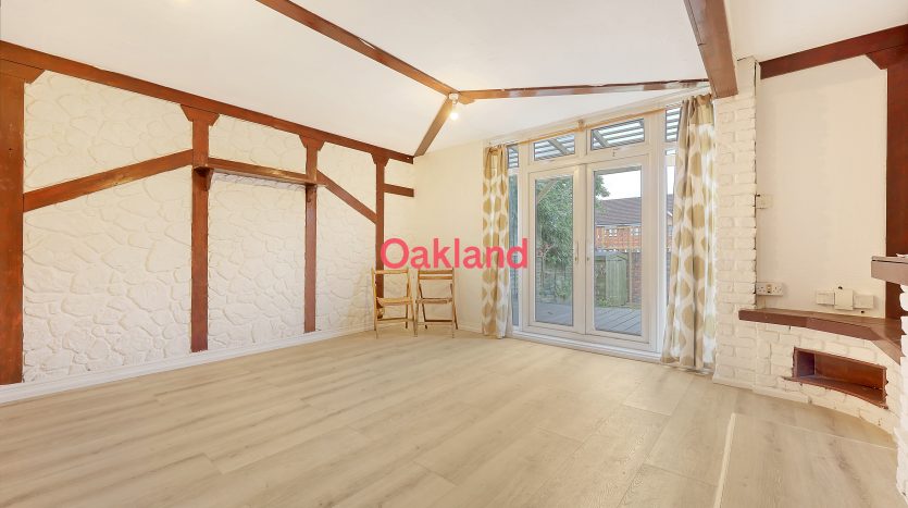 3 Bedroom Mid Terraced House To Rent in Stanway Close, Chigwell, IG7 