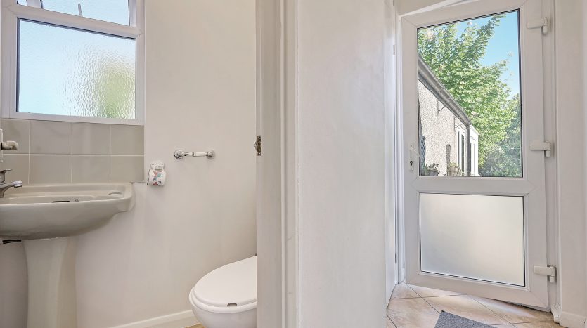 3 Bedroom Semi-Detached House For Sale in (Sales), 88 Highwood Gardens, Ilford, IG5 