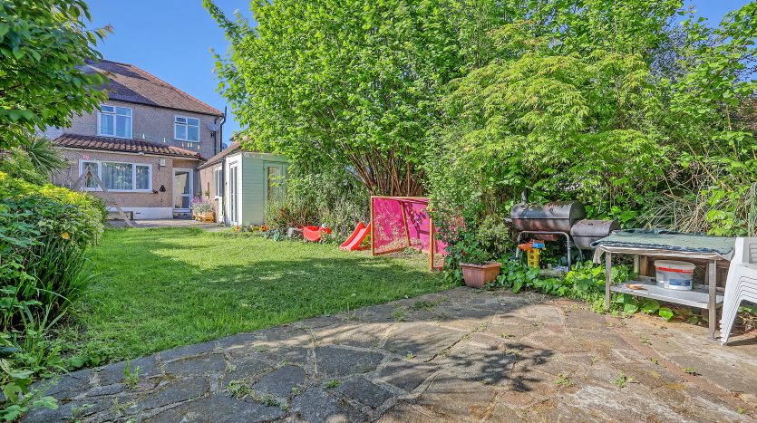 3 Bedroom Semi-Detached House For Sale in (Sales), 88 Highwood Gardens, Ilford, IG5 