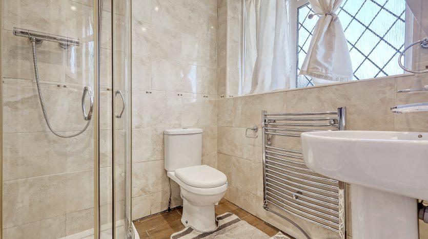 3 Bedroom End of Terrace House For Sale in Maypole Crescent (Sales), Ilford, IG6 