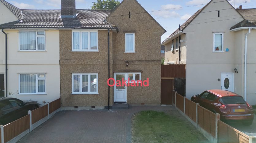 3 Bedroom Mid Terraced House To Rent in Crown Road, Ilford, IG6 