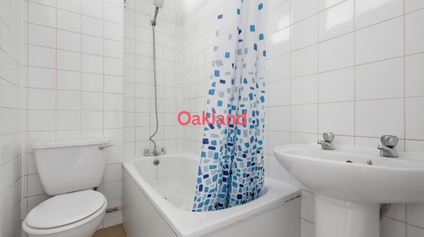 1 Bedroom Flat To Rent in 21c De Vere Gardens, Ilford, IG1