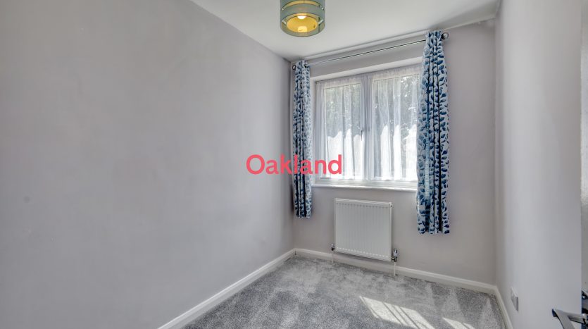3 Bedroom Mid Terraced House To Rent in Crown Road, Ilford, IG6 