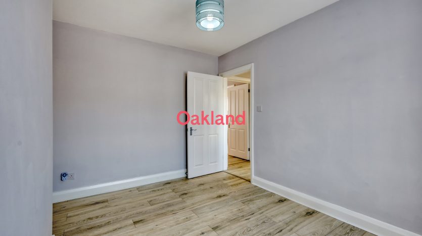 3 Bedroom Mid Terraced House To Rent in Crown Road, Ilford, IG6 