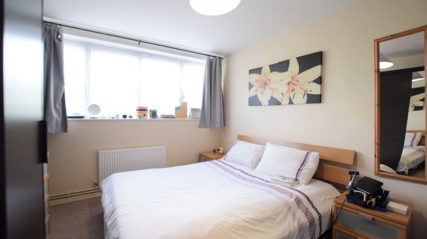 3 Bedroom House To Rent in Tiptree Crescent, Ilford, IG5 