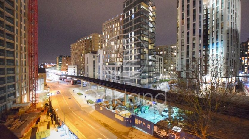 1 Bedroom Flat To Rent in City Tower 3 Limeharbour, London, E14 