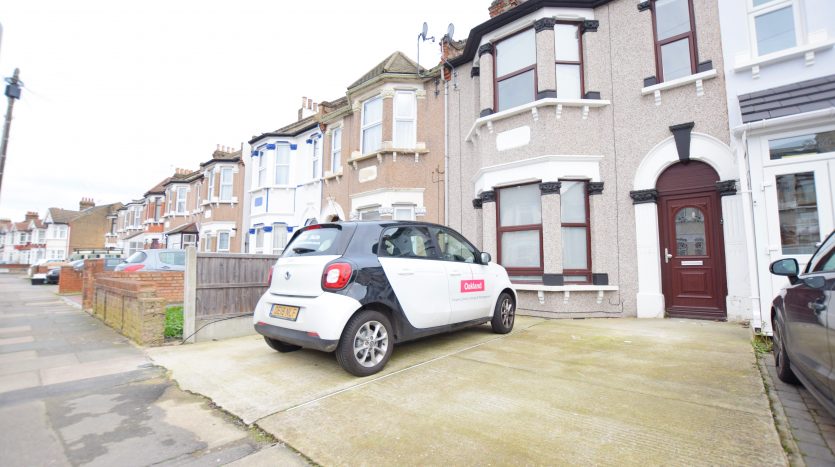 4 Bedroom House To Rent in Balfour Road, Ilford, IG1 