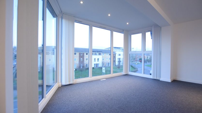 2 Bedroom Flat To Rent in Solway Apartments, London, E4 6