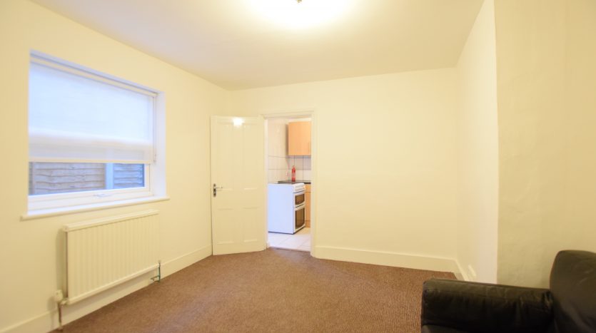4 Bedroom House To Rent in Balfour Road, Ilford, IG1 