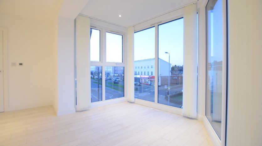 2 Bedroom Flat To Rent in Solway Apartments, London, E4 6