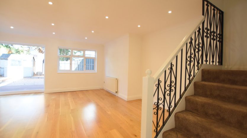 3 Bedroom  To Rent in Fencepiece Road, Chigwell, IG7 
