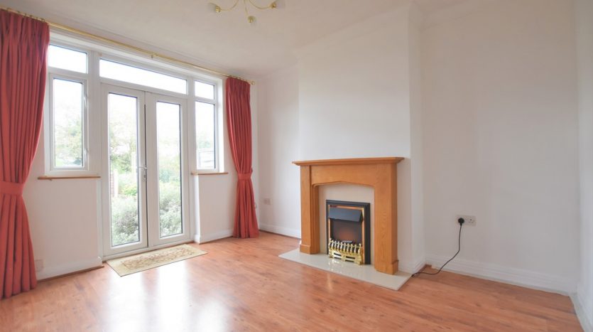 2 Bedroom  To Rent in Dryden Close, Hainault, IG6 