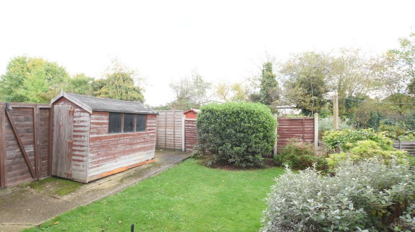2 Bedroom  To Rent in Dryden Close, Hainault, IG6 