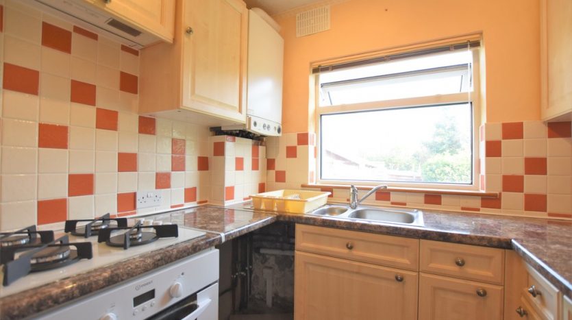 2 Bedroom  To Rent in Dryden Close, Hainault, IG6 