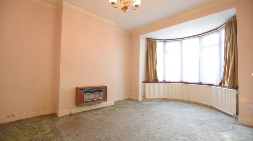 3 Bedroom  For Sale in Ashurst Drive, Barkingside, IG6 
