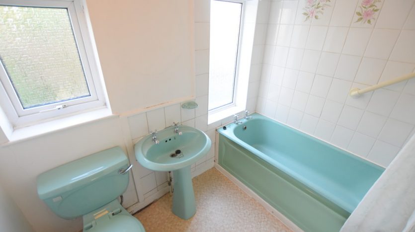 3 Bedroom  For Sale in Ashurst Drive, Barkingside, IG6 