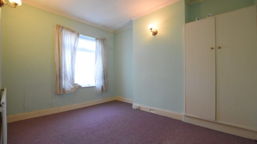 3 Bedroom  For Sale in Ashurst Drive, Barkingside, IG6 