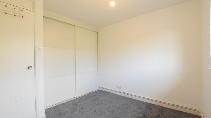 1 Bedroom  To Rent in Amanda Close, Chigwell, IG7 