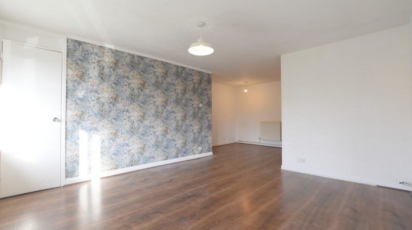 1 Bedroom  To Rent in Amanda Close, Chigwell, IG7 