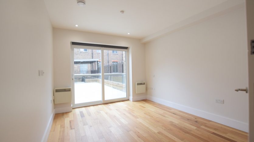 2 Bedroom  To Rent in Postway Mews, Ilford, IG1 