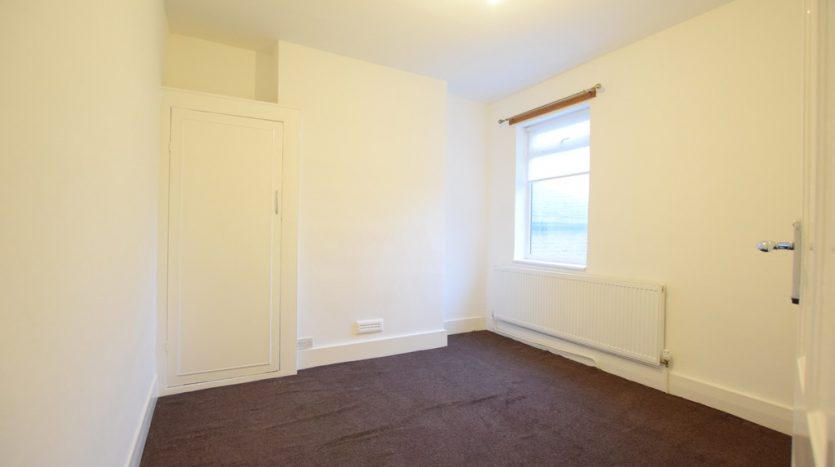 4 Bedroom  To Rent in Balfour Road, Ilford, IG1 