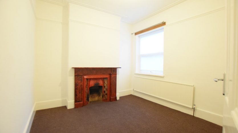 4 Bedroom  To Rent in Balfour Road, Ilford, IG1 