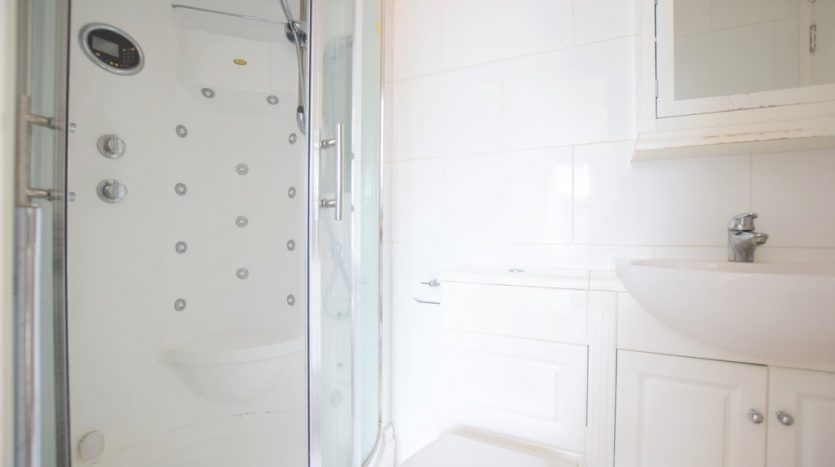 1 Bedroom  To Rent in Ashgrove Road, Goodmayes, IG3 