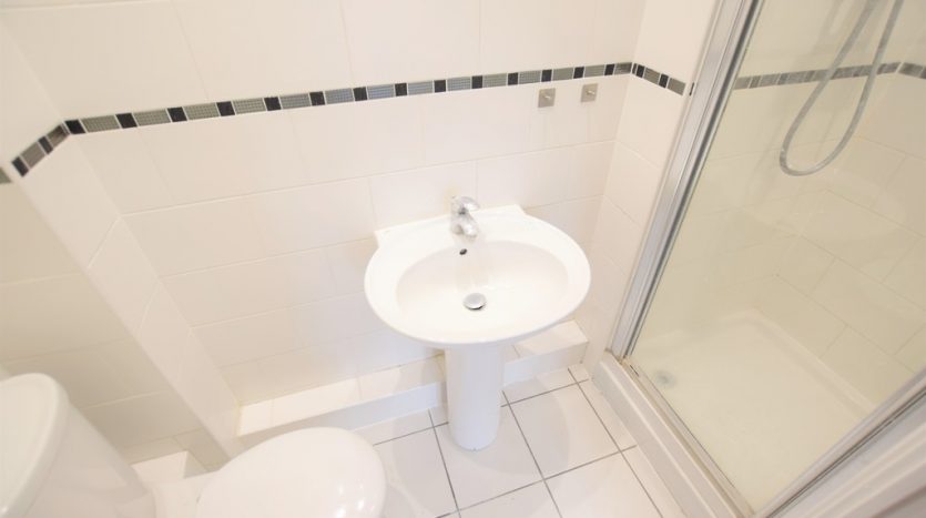 2 Bedroom Flat To Rent in Flat 18, Ilford, IG6 