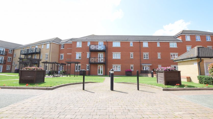 2 Bedroom Flat To Rent in Flat 18, Ilford, IG6 