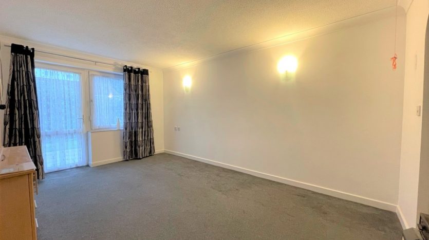 1 Bedroom  To Rent in Beehive Lane, Ilford, IG4 