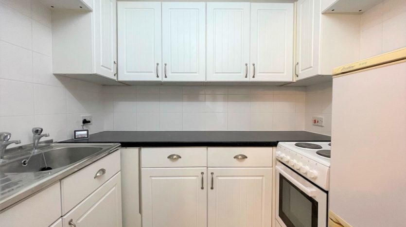 1 Bedroom  To Rent in Beehive Lane, Ilford, IG4 