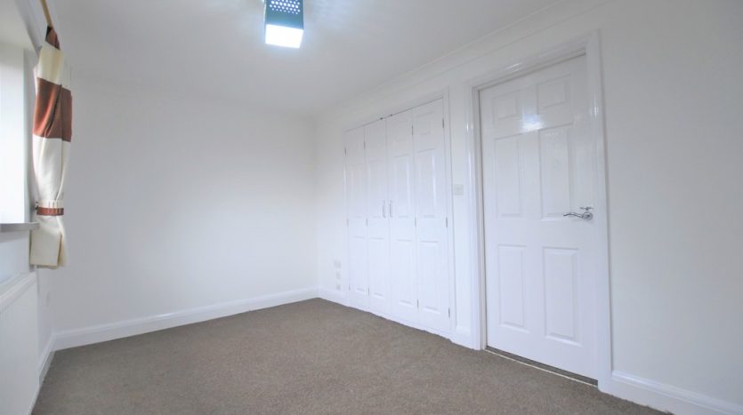 2 Bedroom  To Rent in Talisman Close, Goodmayes, IG3 