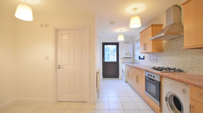 2 Bedroom  To Rent in Talisman Close, Goodmayes, IG3 
