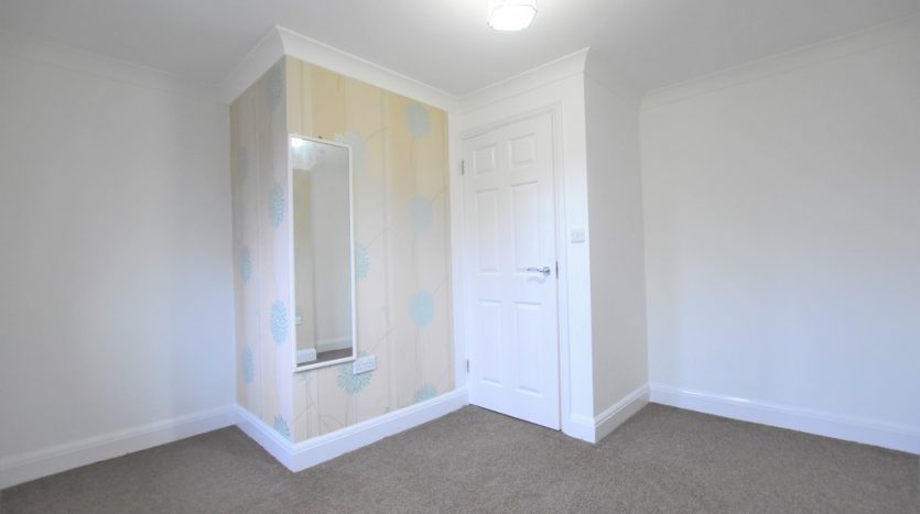 2 Bedroom  To Rent in Talisman Close, Goodmayes, IG3 