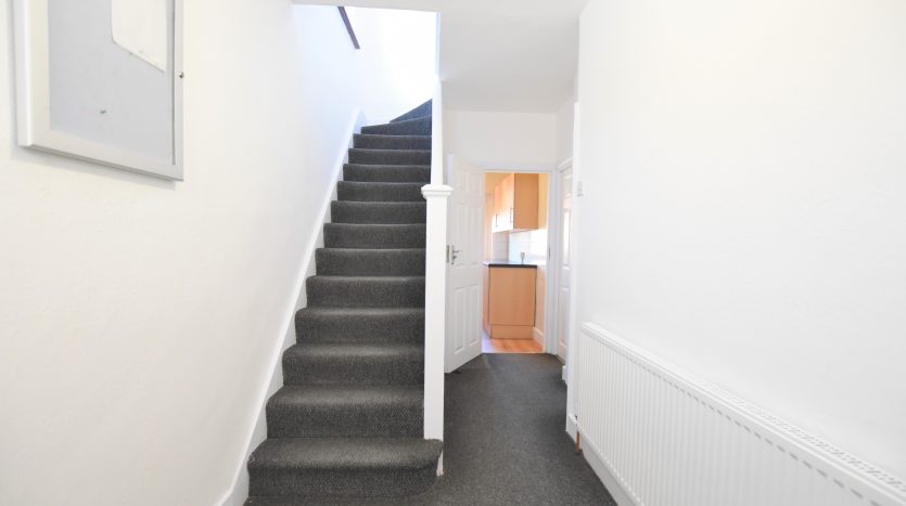 3 Bedroom End of Terrace House To Rent in Fallaize Avenue, Ilford, IG1 