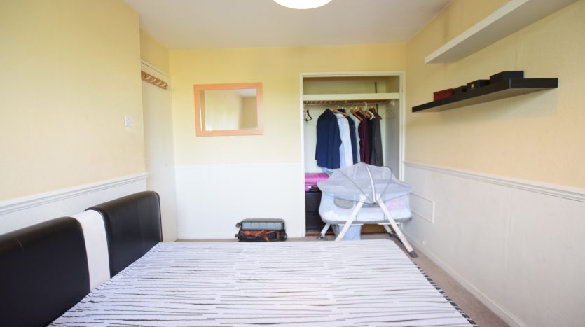 3 Bedroom House To Rent in Tiptree Crescent, Ilford, IG5 