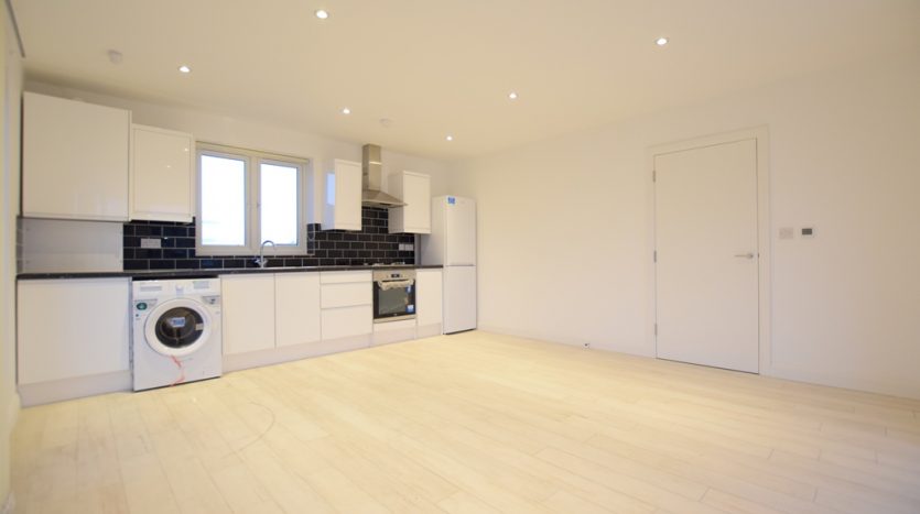 2 Bedroom Flat To Rent in Solway Apartments, London, E4 6