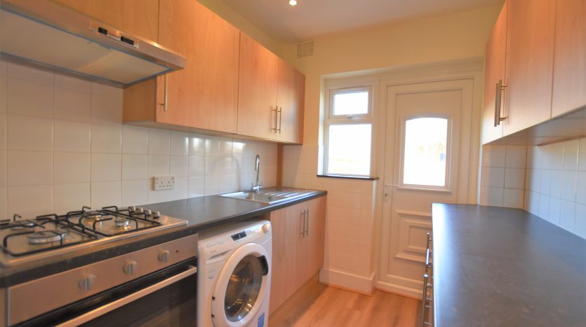 3 Bedroom End of Terrace House To Rent in Fallaize Avenue, Ilford, IG1 