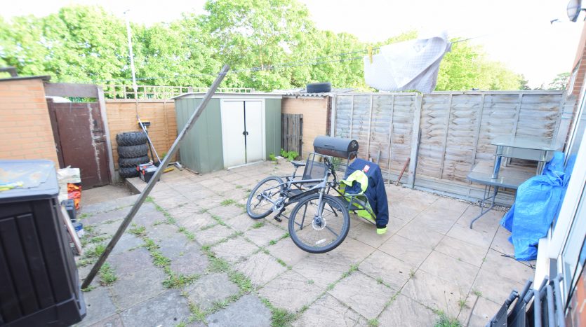 3 Bedroom House To Rent in Tiptree Crescent, Ilford, IG5 