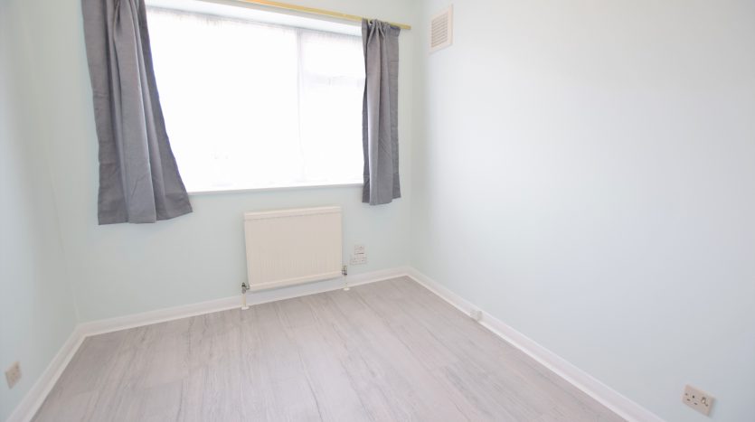 3 Bedroom Semi-Detached House To Rent in Epsom Road, Ilford, IG3 