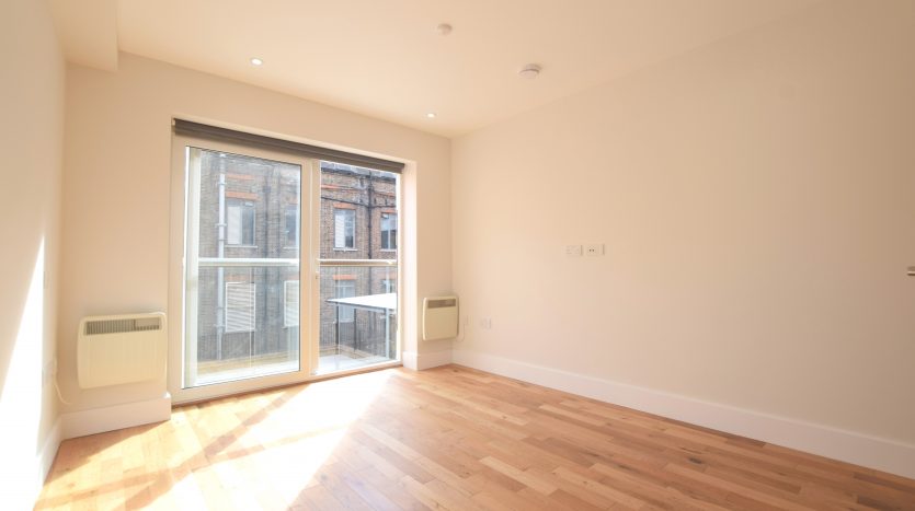 2 Bedroom  To Rent in Flat 4, Ilford, IG1 