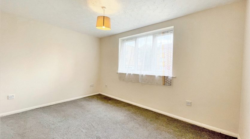 1 Bedroom  To Rent in Honey Close, Dagenham, RM10