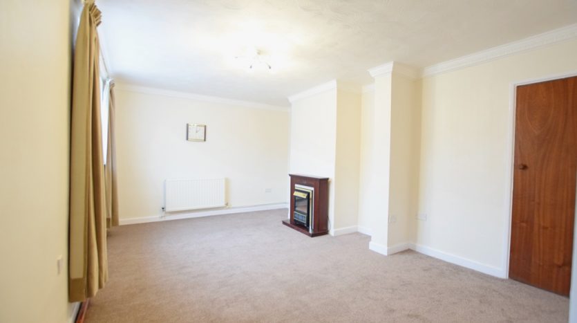2 Bedroom Terraced House To Rent in New North Road, Ilford, IG6 