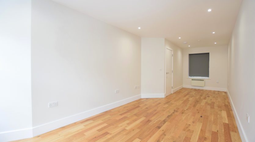 2 Bedroom  To Rent in Flat 4, Ilford, IG1 