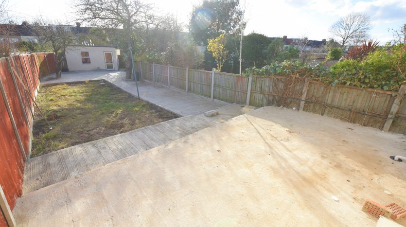 4 Bedroom Terraced House To Rent in Westernville Gardens, Ilford, IG2 