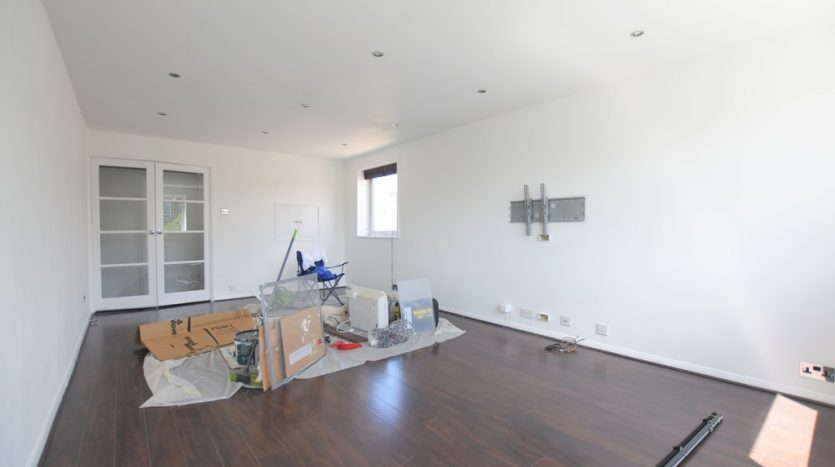 2 Bedroom  To Rent in Woodhaven Gardens, Barkingside, IG6 