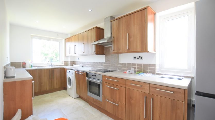 2 Bedroom  To Rent in Woodhaven Gardens, Barkingside, IG6 