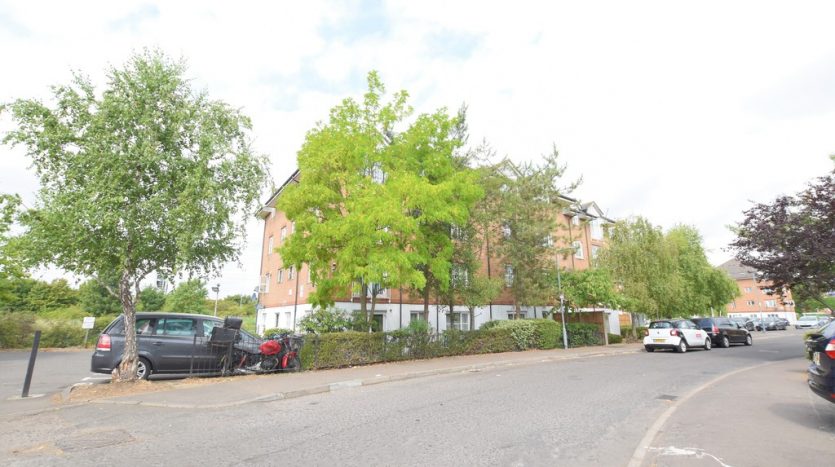 2 Bedroom  To Rent in Lavender Place, Ilford, IG1 