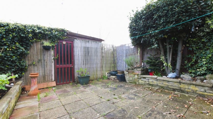 2 Bedroom  For Sale in Lancelot Road, Hainault, IG6 